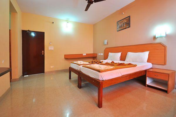 Sreeya Comforts Otel Maisur Dış mekan fotoğraf