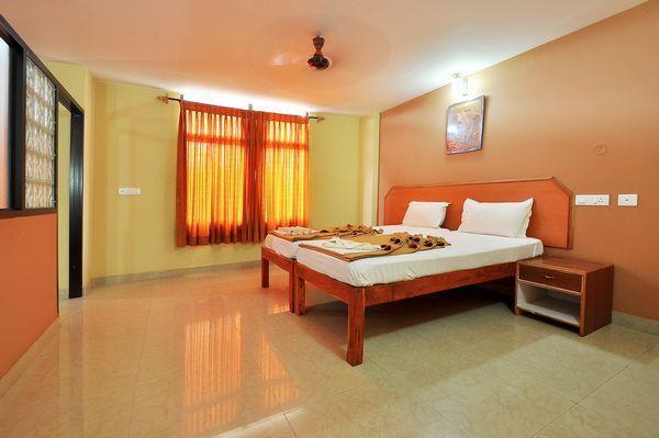 Sreeya Comforts Otel Maisur Dış mekan fotoğraf